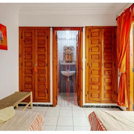 Maison Riad Traditionnel Idealement Situe A Marrakech Marrakesh Bagian luar foto