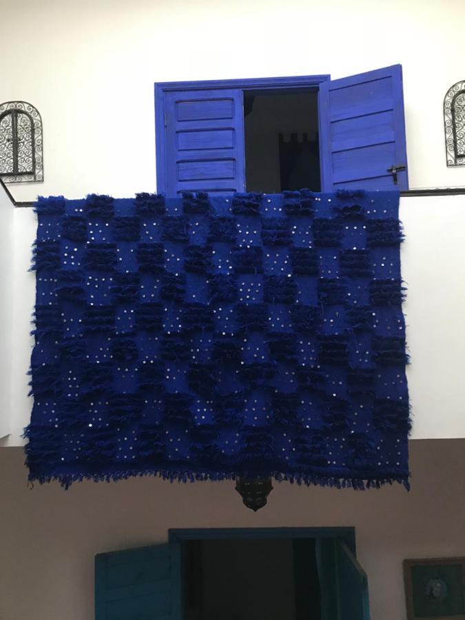 Maison Riad Traditionnel Idealement Situe A Marrakech Marrakesh Bagian luar foto