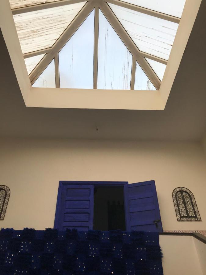 Maison Riad Traditionnel Idealement Situe A Marrakech Marrakesh Bagian luar foto
