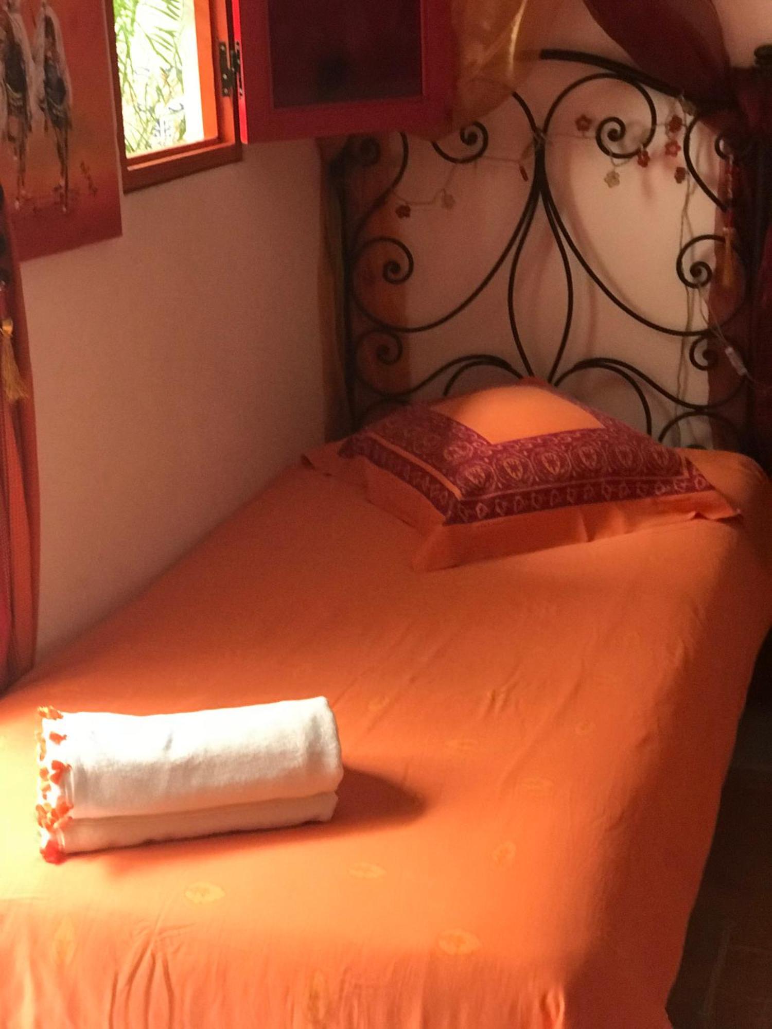 Maison Riad Traditionnel Idealement Situe A Marrakech Marrakesh Bagian luar foto