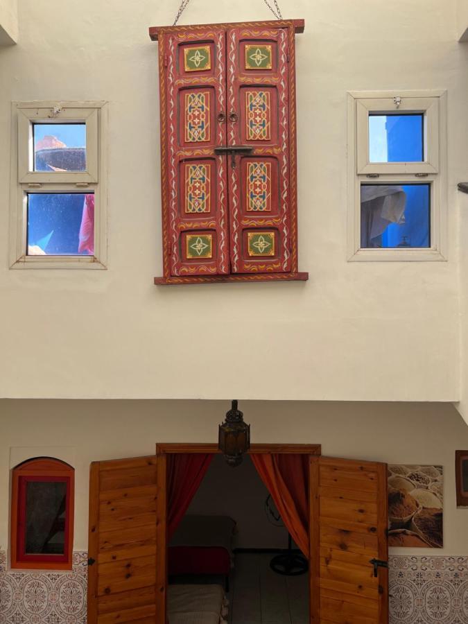 Maison Riad Traditionnel Idealement Situe A Marrakech Marrakesh Bagian luar foto