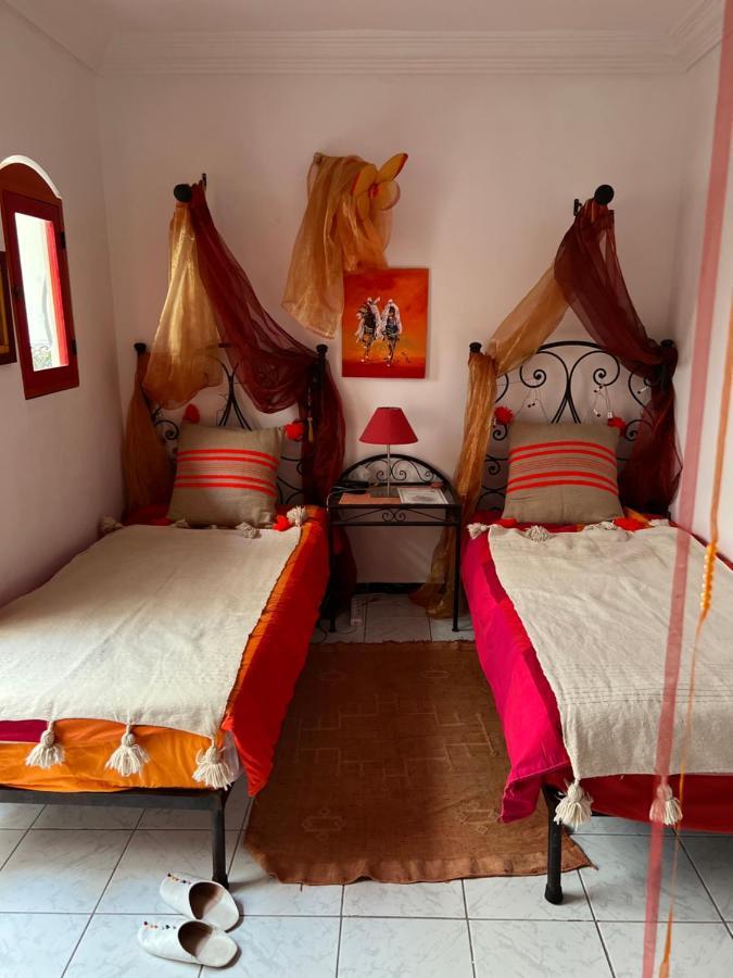 Maison Riad Traditionnel Idealement Situe A Marrakech Marrakesh Bagian luar foto