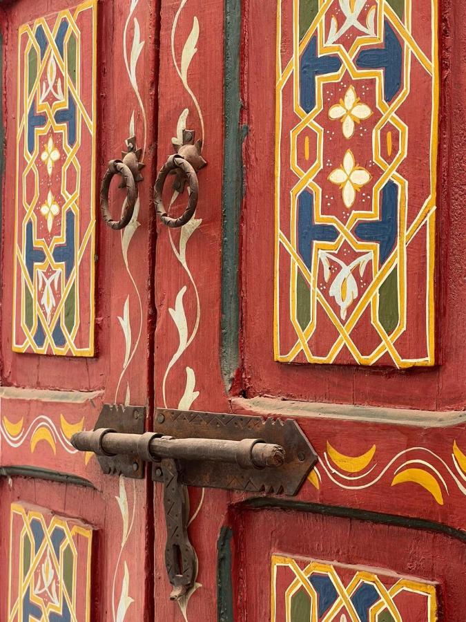 Maison Riad Traditionnel Idealement Situe A Marrakech Marrakesh Bagian luar foto