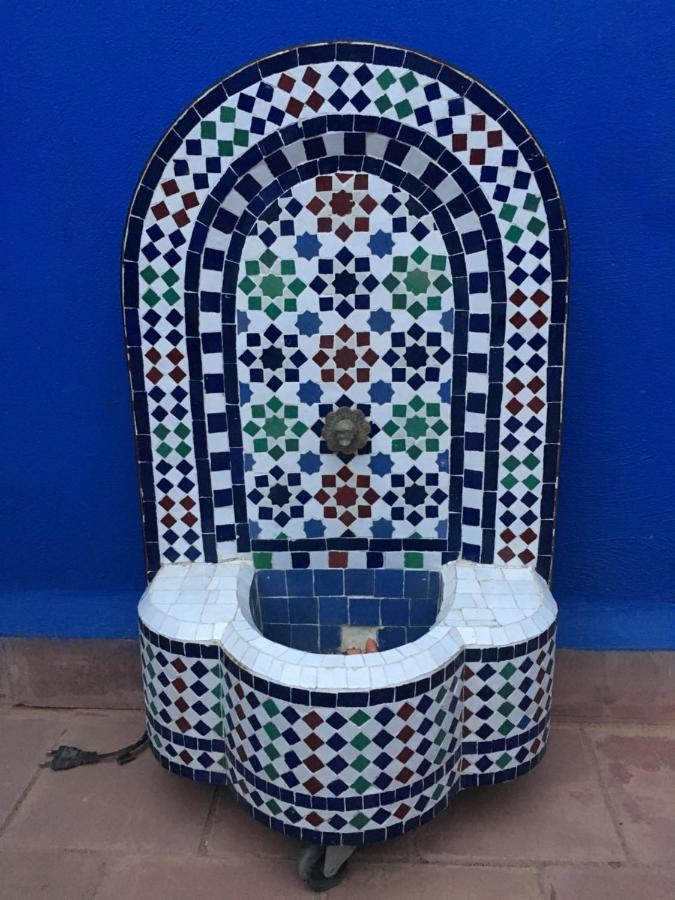Maison Riad Traditionnel Idealement Situe A Marrakech Marrakesh Bagian luar foto