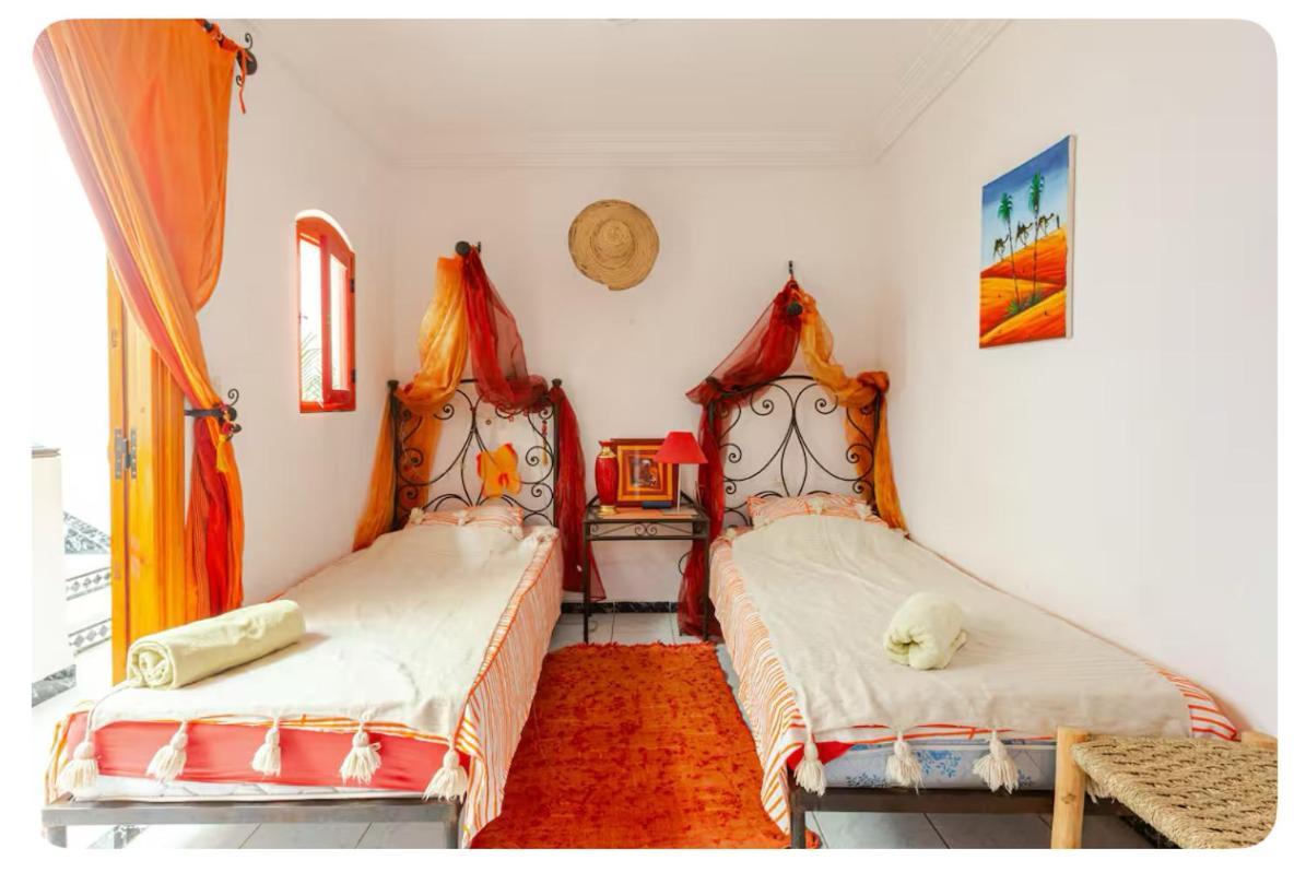 Maison Riad Traditionnel Idealement Situe A Marrakech Marrakesh Bagian luar foto