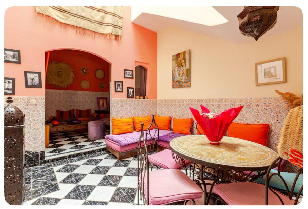 Maison Riad Traditionnel Idealement Situe A Marrakech Marrakesh Bagian luar foto