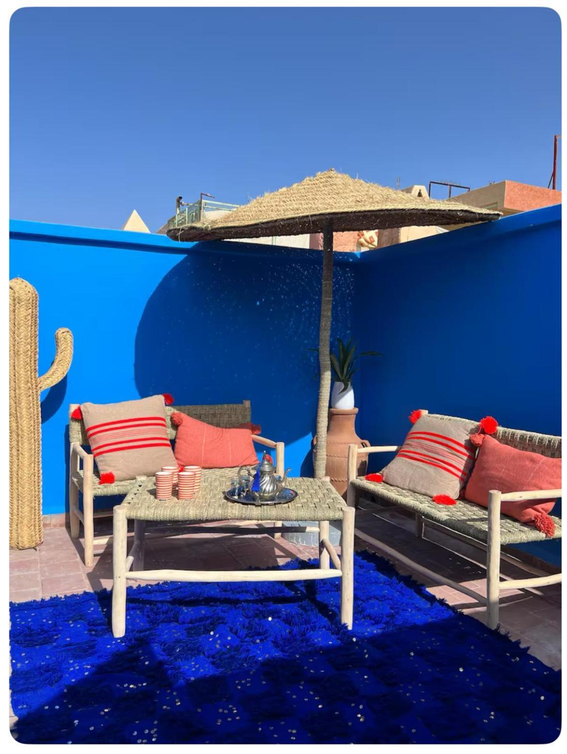 Maison Riad Traditionnel Idealement Situe A Marrakech Marrakesh Bagian luar foto